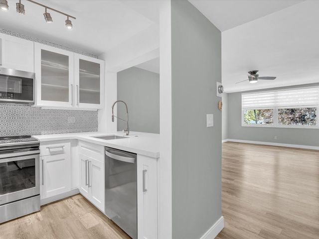 4025 N Federal Highway N 215a, Oakland Park, FL 33308