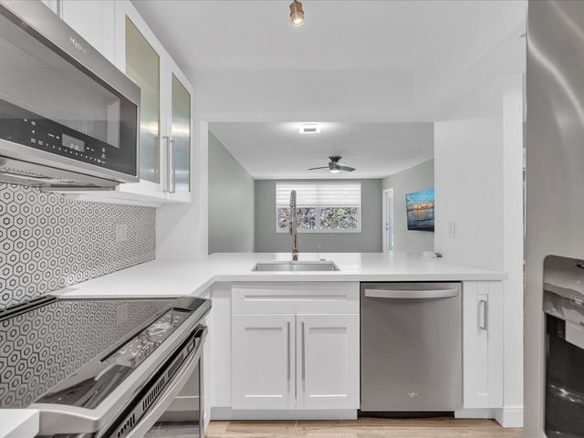 4025 N Federal Highway N 215a, Oakland Park, FL 33308
