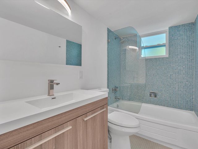 4025 N Federal Highway N 215a, Oakland Park, FL 33308