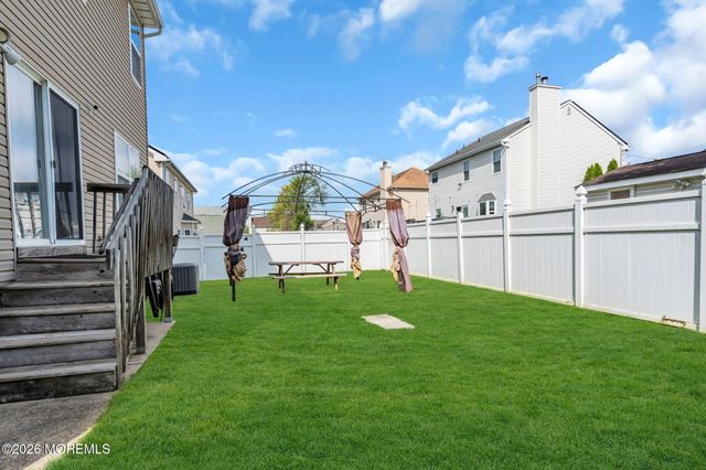 24 Naples Avenue, Cliffwood, NJ 07721