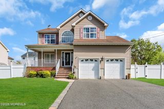 24 Naples Avenue, Cliffwood, NJ 07721