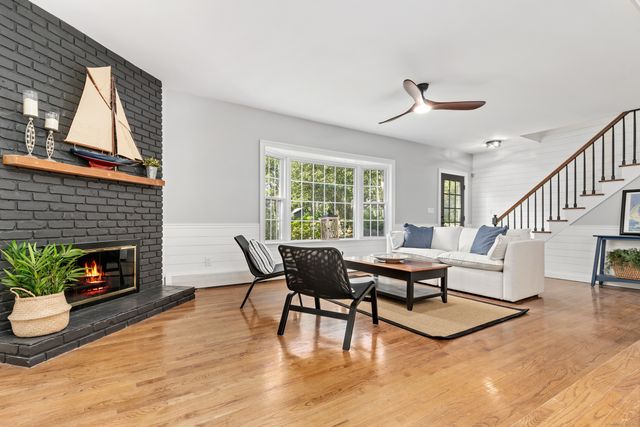 2 Beechwood Road, Branford, CT 06405
