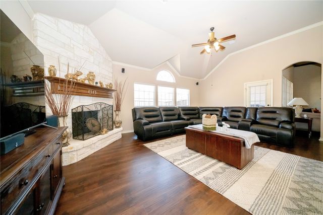 204 Wisteria Way, Red Oak, TX 75154