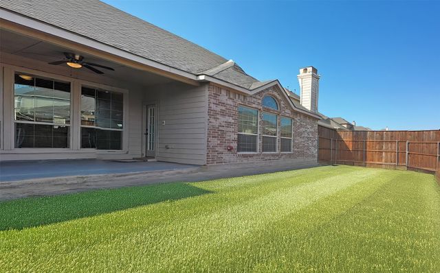 204 Wisteria Way, Red Oak, TX 75154