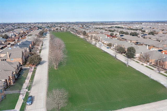 204 Wisteria Way, Red Oak, TX 75154