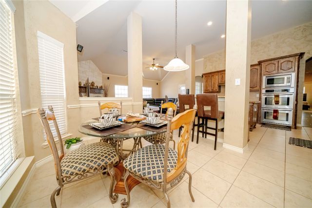 204 Wisteria Way, Red Oak, TX 75154