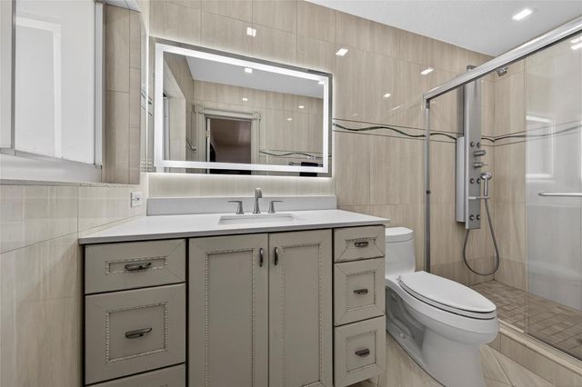 2120 NE 31st Street, Lighthouse Point, FL 33064