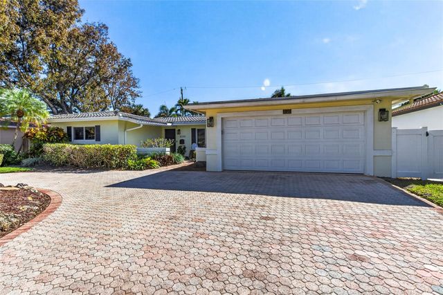 2120 NE 31st Street, Lighthouse Point, FL 33064