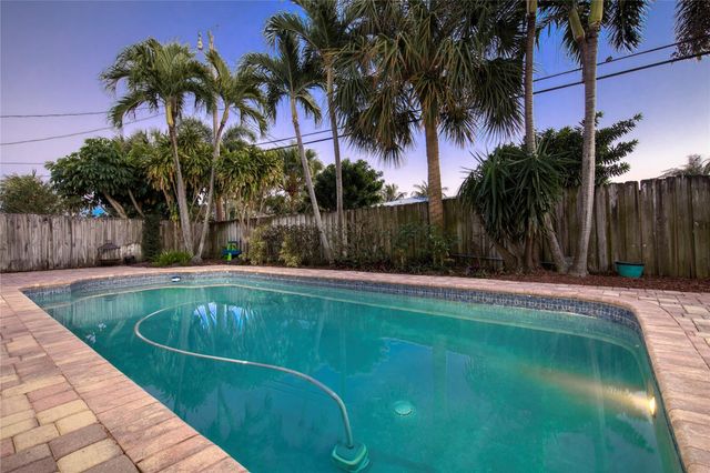 2120 NE 31st Street, Lighthouse Point, FL 33064