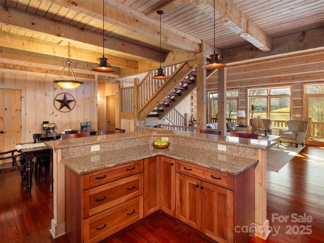 170 Cradling Cove, Waynesville, NC 28785