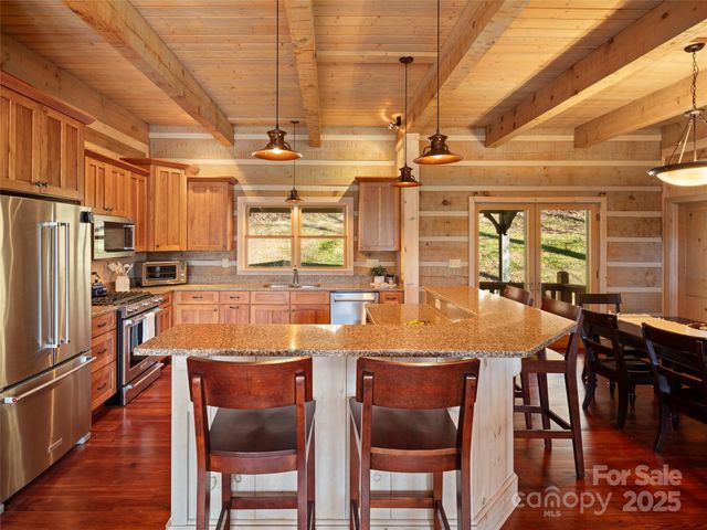 170 Cradling Cove, Waynesville, NC 28785