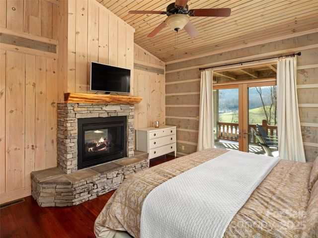 170 Cradling Cove, Waynesville, NC 28785