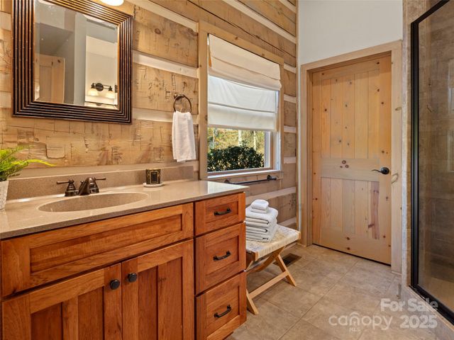 170 Cradling Cove, Waynesville, NC 28785