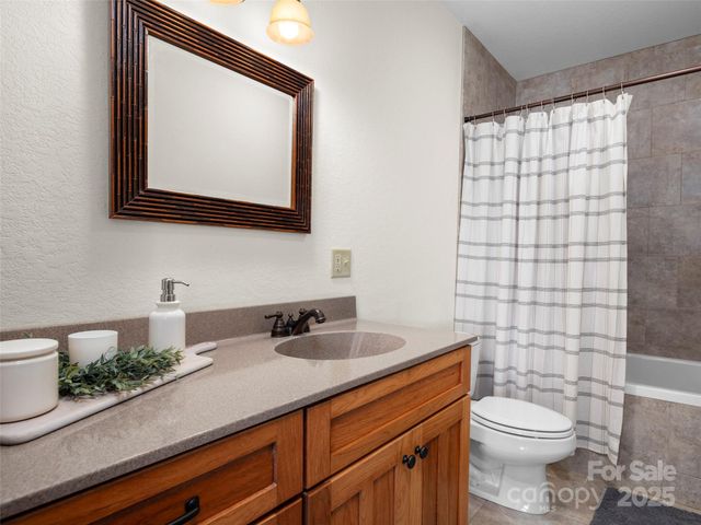 170 Cradling Cove, Waynesville, NC 28785