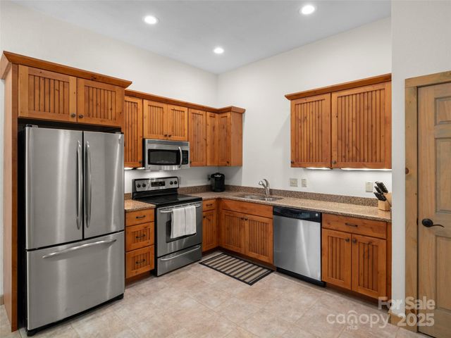 170 Cradling Cove, Waynesville, NC 28785