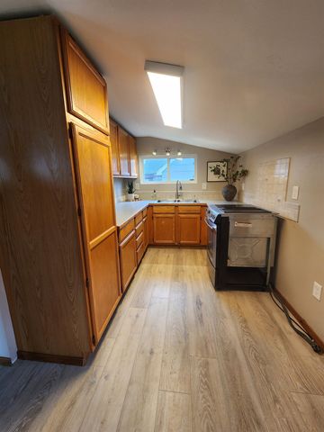 520 S Ferrall St, Spokane, WA 99202