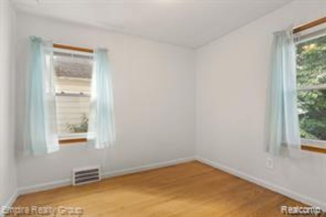 3350 Alice Street, Dearborn, MI 48124