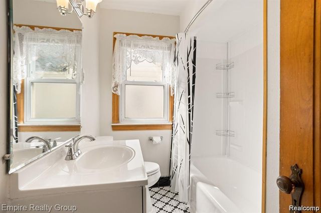 3350 Alice Street, Dearborn, MI 48124