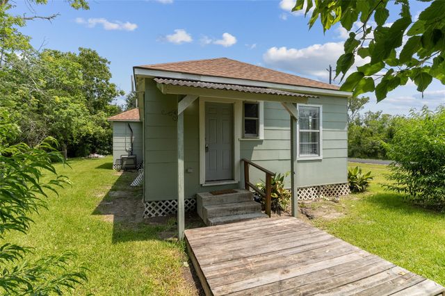 12903 Sandpiper Road, Angleton, TX 77515