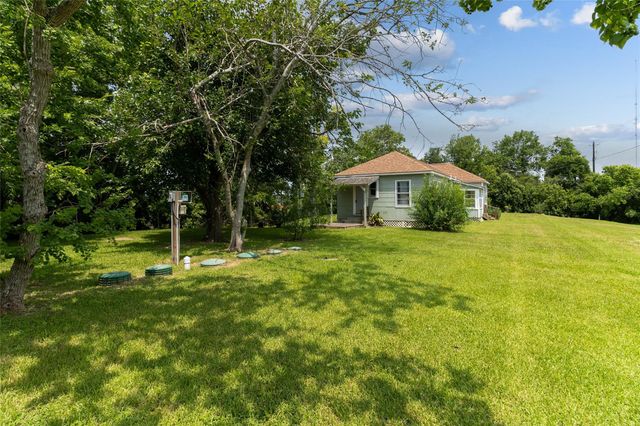 12903 Sandpiper Road, Angleton, TX 77515