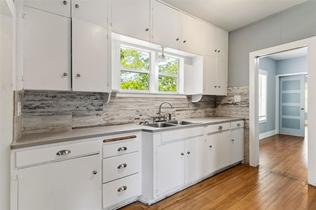 12903 Sandpiper Road, Angleton, TX 77515