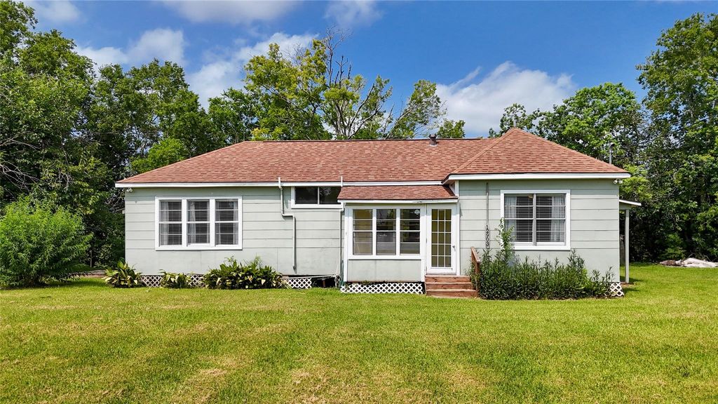 12903 Sandpiper Road, Angleton, TX 77515