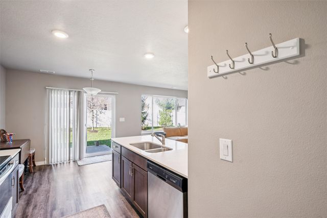 747 NE Macey Way, Waukee, IA 50263