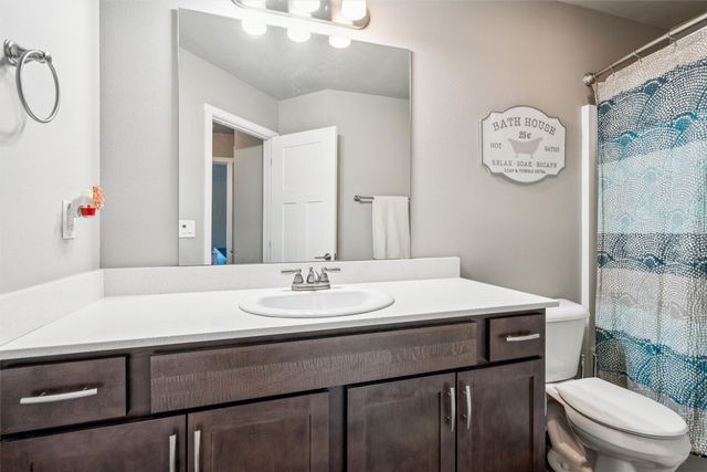 747 NE Macey Way, Waukee, IA 50263