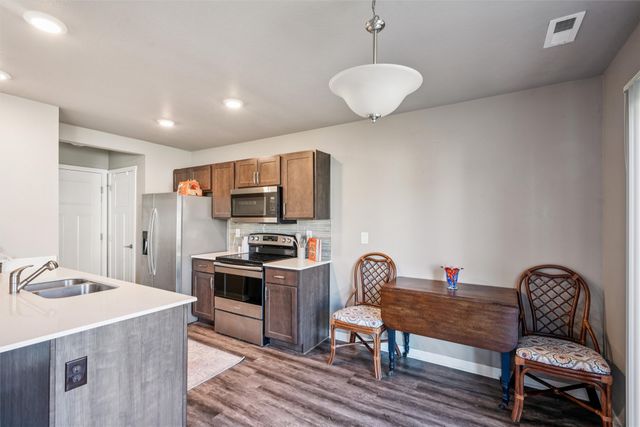 747 NE Macey Way, Waukee, IA 50263