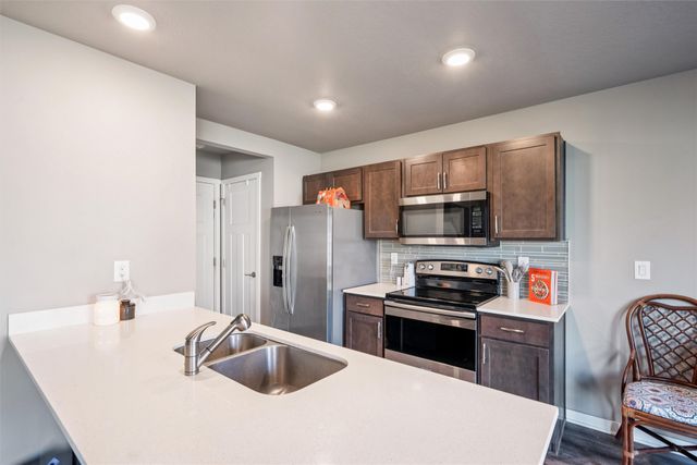 747 NE Macey Way, Waukee, IA 50263