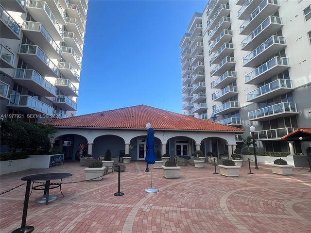 5099 NW 7th St 505, Miami, FL 33126