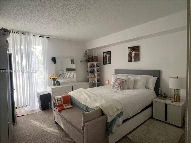 5099 NW 7th St 505, Miami, FL 33126