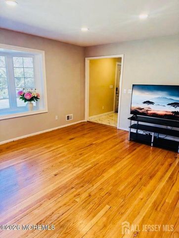 2 W end Avenue, Spotswood, NJ 08884