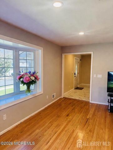 2 W end Avenue, Spotswood, NJ 08884