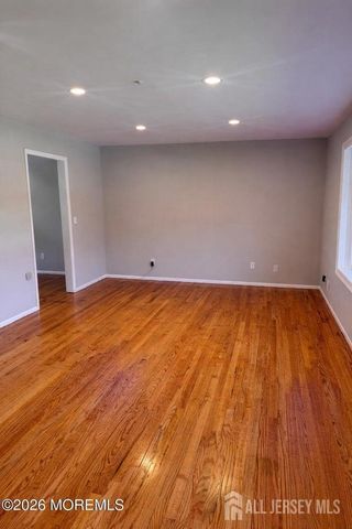 2 W end Avenue, Spotswood, NJ 08884