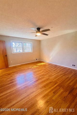 2 W end Avenue, Spotswood, NJ 08884