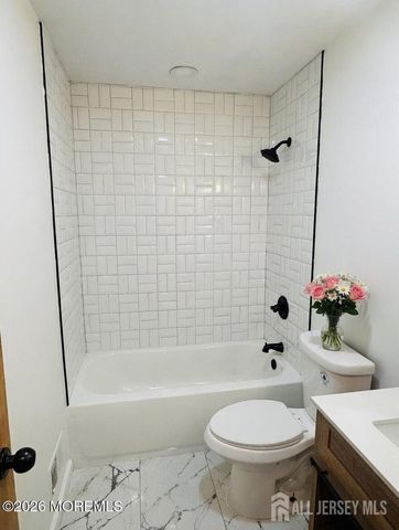 2 W end Avenue, Spotswood, NJ 08884