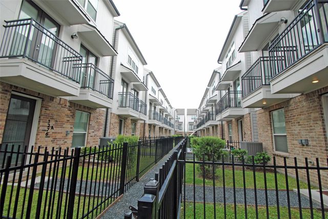 1262 N Post Oak Road B, Houston, TX 77055