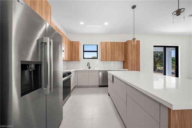 2705 Darlene PL, Lehigh Acres, FL 33971