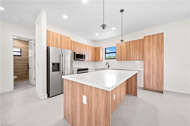 2705 Darlene PL, Lehigh Acres, FL 33971