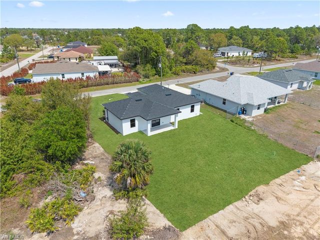 2705 Darlene PL, Lehigh Acres, FL 33971