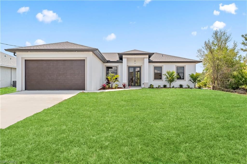 2705 Darlene PL, Lehigh Acres, FL 33971