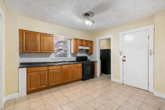 352 Walnut Ave 1, Boston, MA 02119