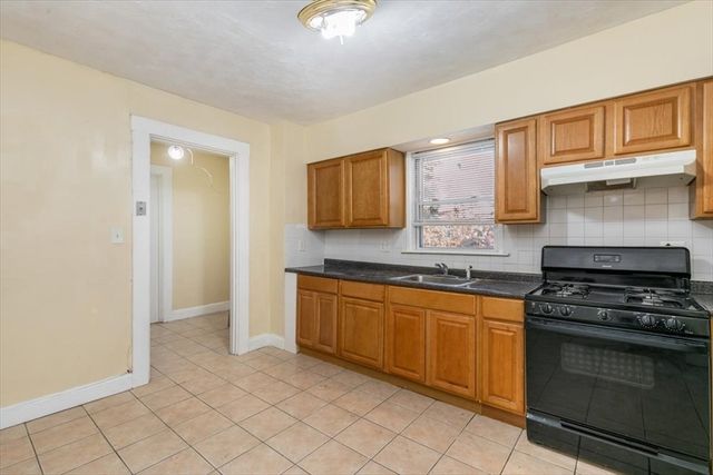 352 Walnut Ave 1, Boston, MA 02119