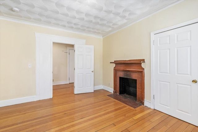 352 Walnut Ave 1, Boston, MA 02119