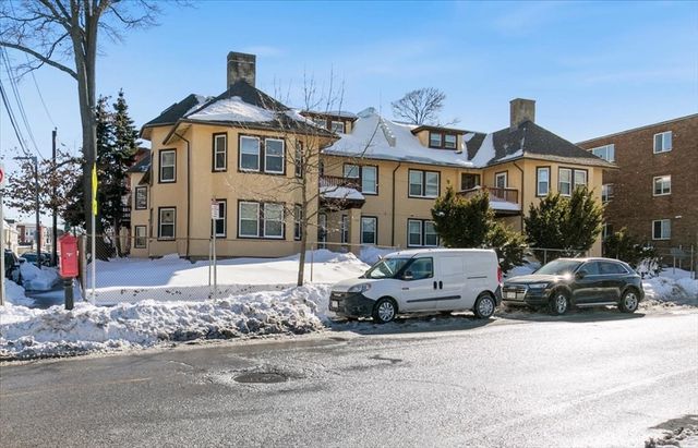 352 Walnut Ave 1, Boston, MA 02119