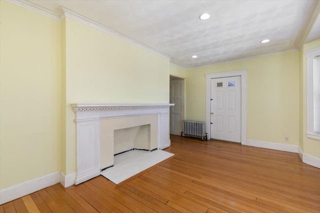 352 Walnut Ave 1, Boston, MA 02119