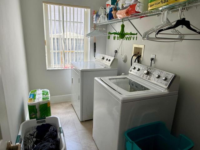 2401 NW 139th Avenue, Sunrise, FL 33323