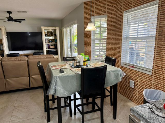 2401 NW 139th Avenue, Sunrise, FL 33323