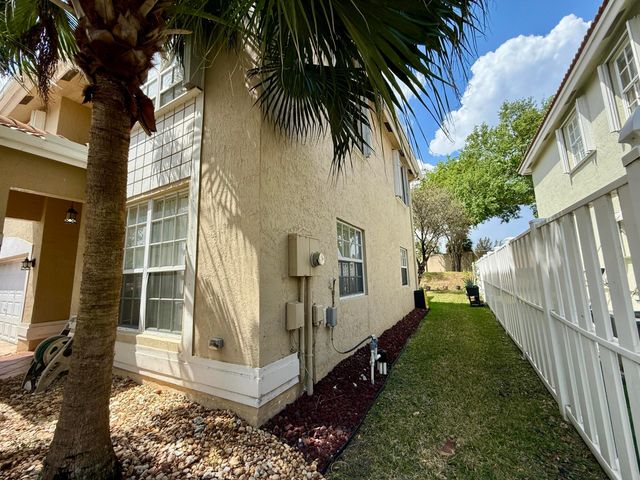 2401 NW 139th Avenue, Sunrise, FL 33323